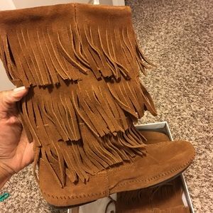 Minnetonka 3-layer fringe boots size 11 brown